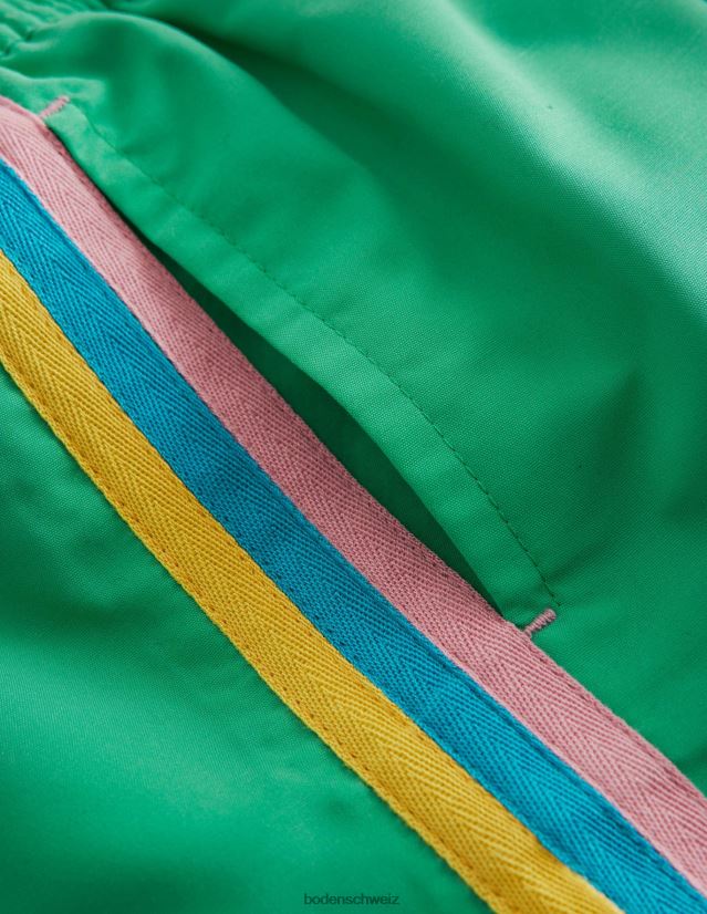 Boden Baby sportliche Streifenshorts VH86PT481 Kleidung Spargel