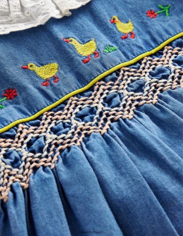 Boden Baby Gewebter, gesmokter Strampler VH86PT3440 Kleidung Chambray-Enten