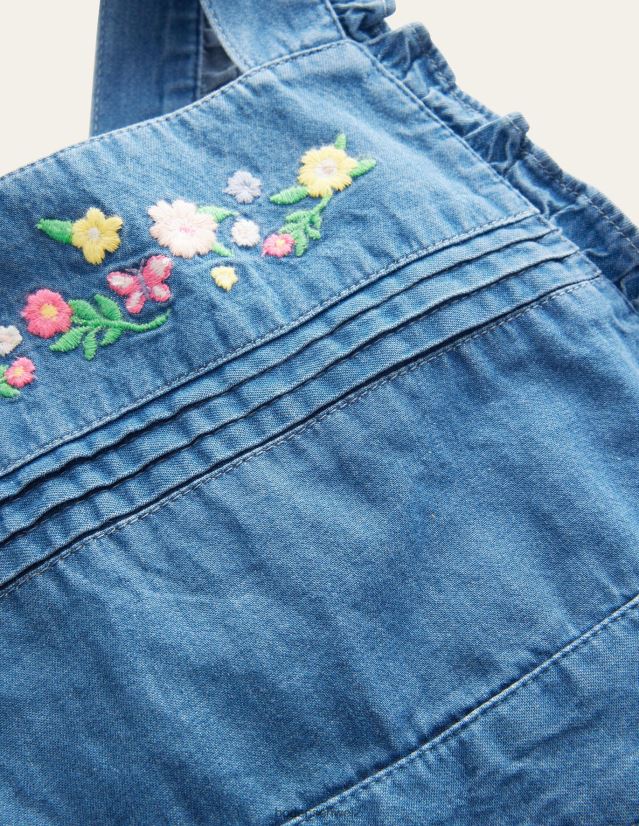 Boden Baby bestickte, gewebte Latzhose VH86PT3348 Kleidung mittleres Chambray