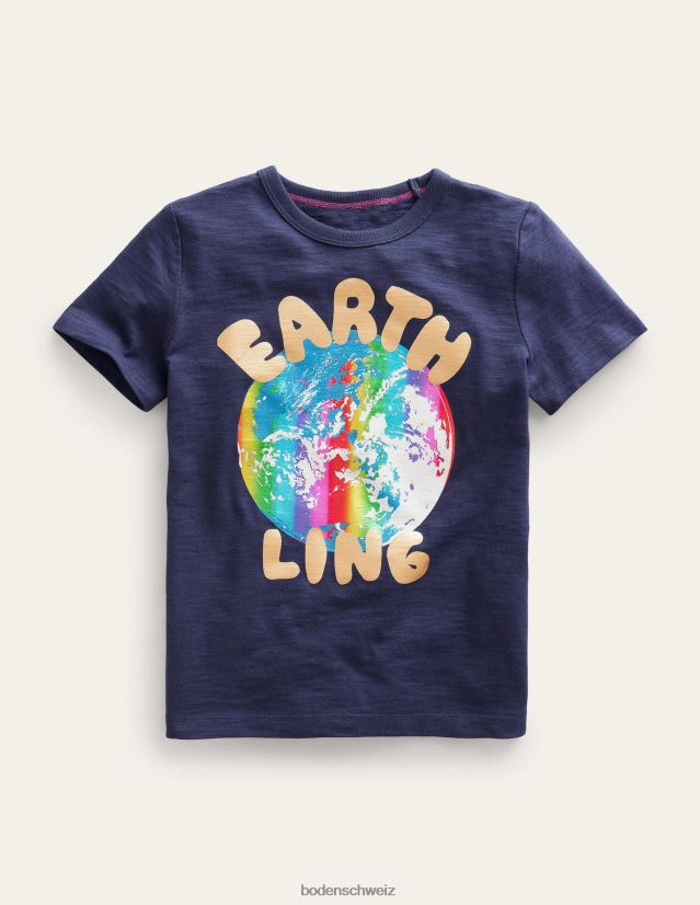 Boden Baby T-Shirt mit Earth-Logo-Print VH86PT417 Kleidung helles Marineblau