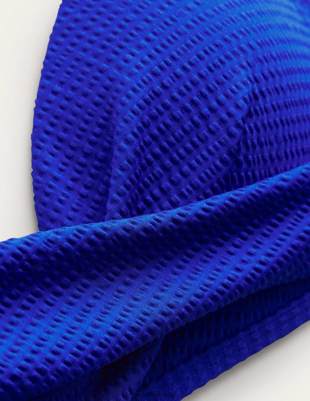 Boden Frauen Capri-Bikinioberteil in Cup-Größe VH86PT1785 Kleidung Kobaltblau und Seersucker