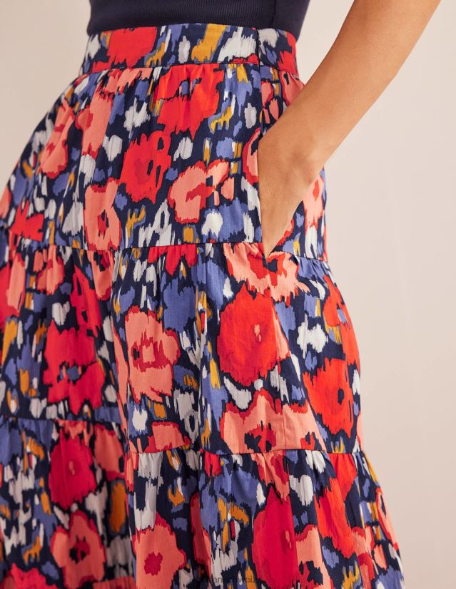 Boden Frauen Gestufter Midirock aus Popeline VH86PT1516 Kleidung Marineblau und abstrakte Mohnblume, groß
