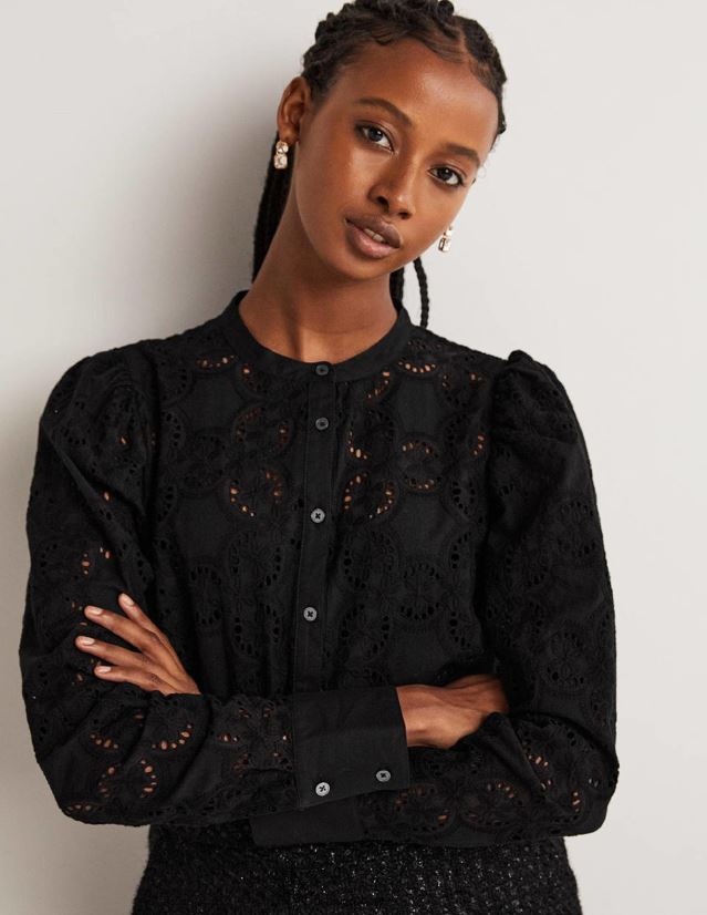 Boden Frauen Bluse mit Lochmuster und Hammelärmeln VH86PT2040 Kleidung Schwarz