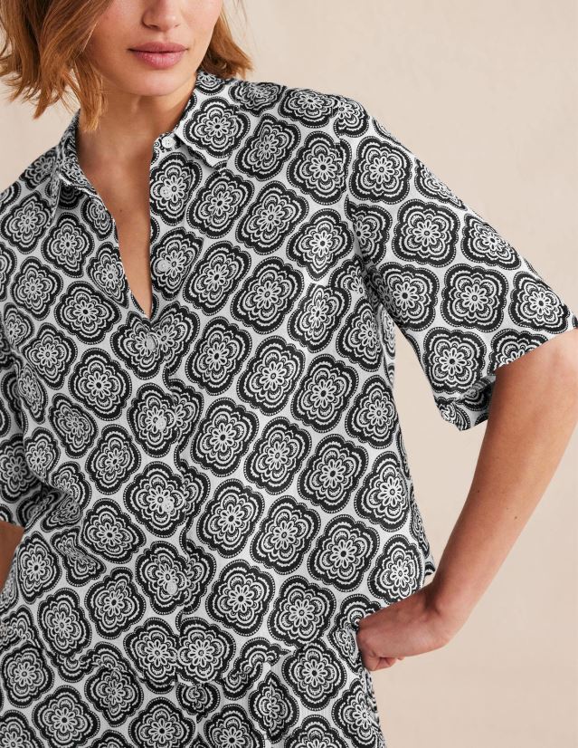 Boden Frauen Kurzarm-Leinenhemd VH86PT1101 Kleidung Schwarz und botanisches Rouge