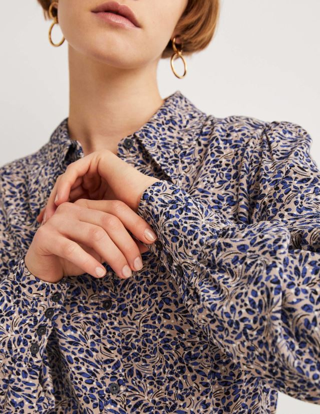 Boden Frauen Tailliertes Hemd mit Abnäher-Detail VH86PT2538 Kleidung persischer Blau- und Blattcluster