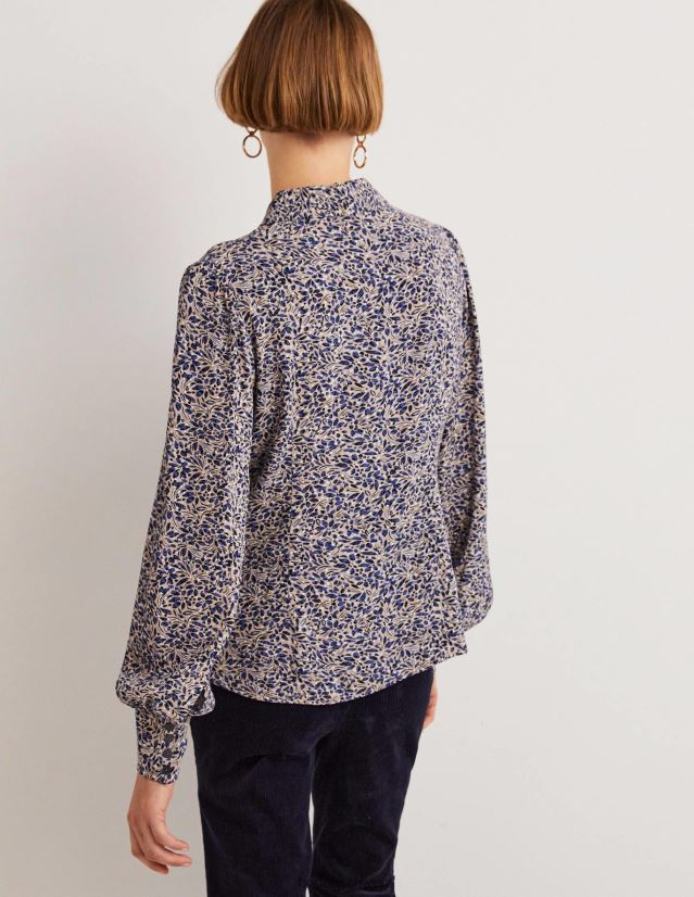 Boden Frauen Tailliertes Hemd mit Abnäher-Detail VH86PT2538 Kleidung persischer Blau- und Blattcluster