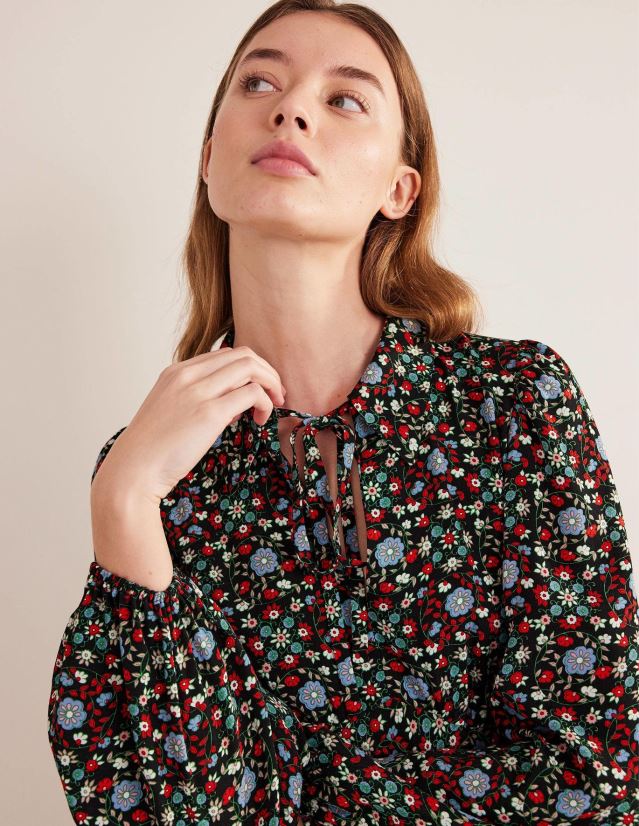 Boden Frauen Hemdblusenkleid mit Bindekragen VH86PT1559 Kleidung Schwarz- und Gardenienwirbel