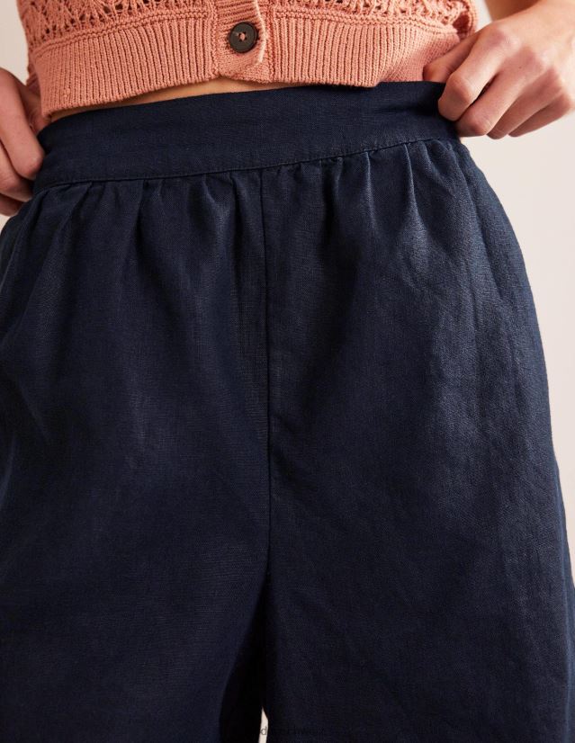 Boden Frauen Leinenshorts zum Überziehen VH86PT1353 Kleidung Marine