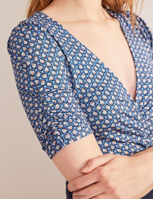 Boden Frauen Gerafftes, bedrucktes Oberteil vorne VH86PT1600 Kleidung Porzellanblau und Blütenknospe