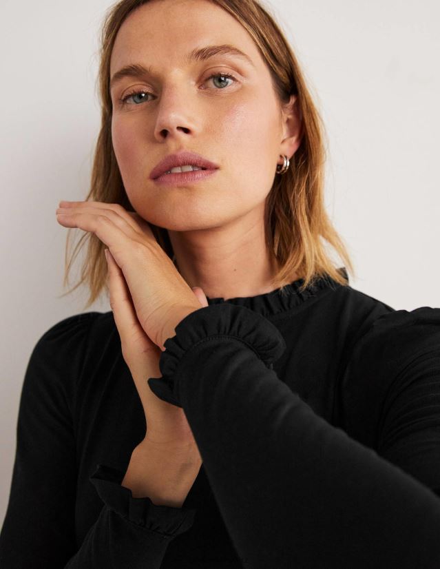 Boden Frauen Superweiches Oberteil mit Rüschendetail VH86PT135 Kleidung Schwarz