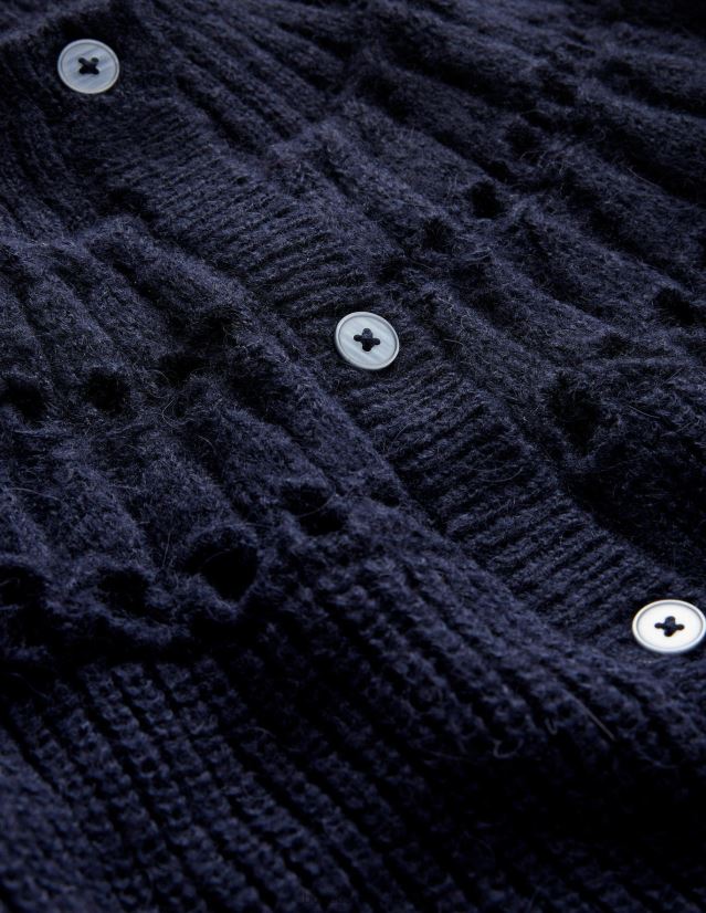 Boden Frauen Flauschiger Rüschen-Cardigan VH86PT1382 Kleidung Marine