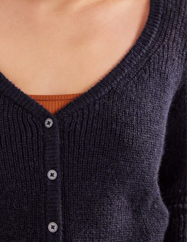 Boden Frauen Flauschiger, verkürzter Cardigan VH86PT1177 Kleidung Marine