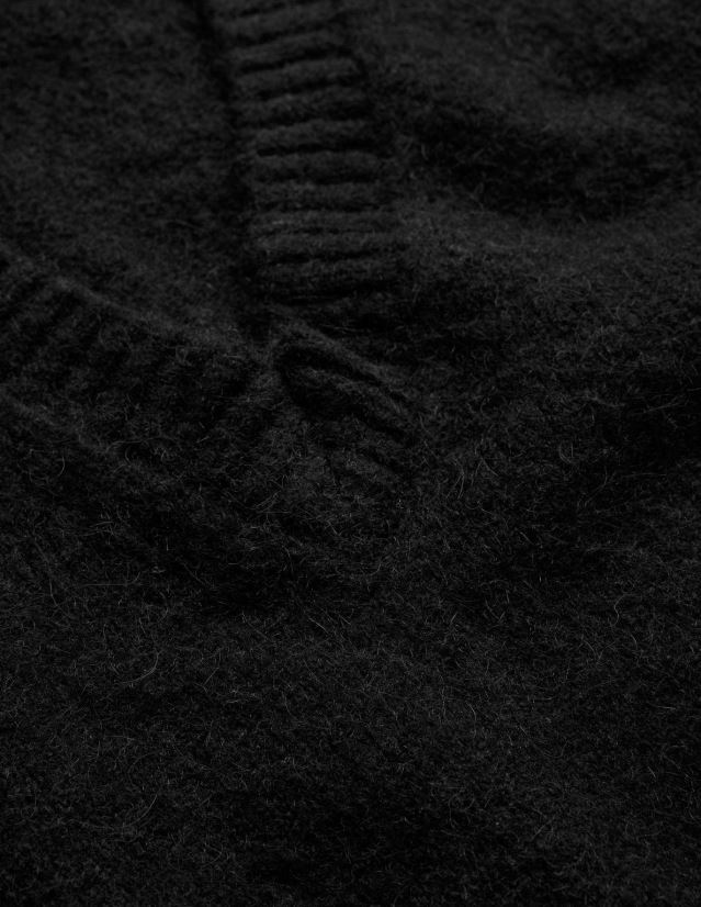 Boden Frauen Flauschiger, verkürzter Pullover mit V-Ausschnitt VH86PT1707 Kleidung Schwarz