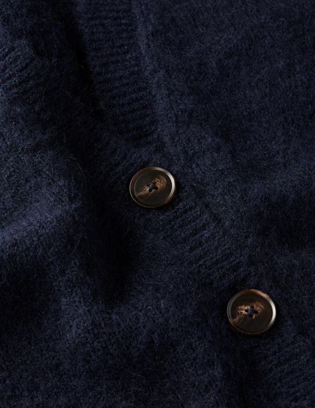 Boden Frauen Kurzes, flauschiges Cardigan-Tanktop VH86PT2120 Kleidung Marine