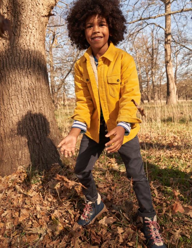 Boden Jungen Röhrenjeans aus Jersey VH86PT910 Kleidung rußgrau