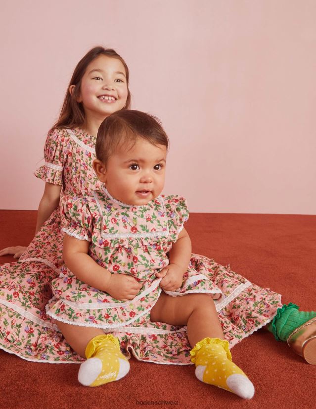 Boden Mädchen Bedrucktes Partykleid mit Spitzenbesatz VH86PT2925 Kleidung weitläufiges Rosenrosa