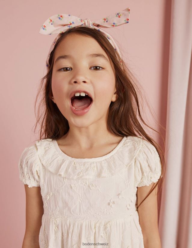 Boden Mädchen Kleid mit Stickerei und abfallendem Saum VH86PT2957 Kleidung Elfenbein