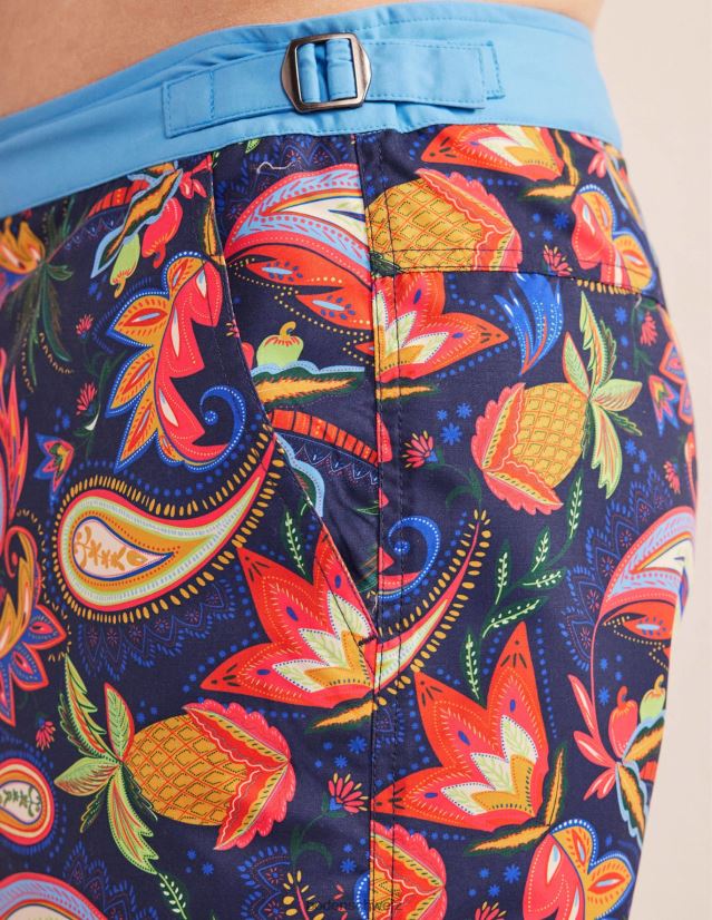 Boden Männer Badeshorts mit fester Taille VH86PT3566 Kleidung Multi-Ananas-Paisley