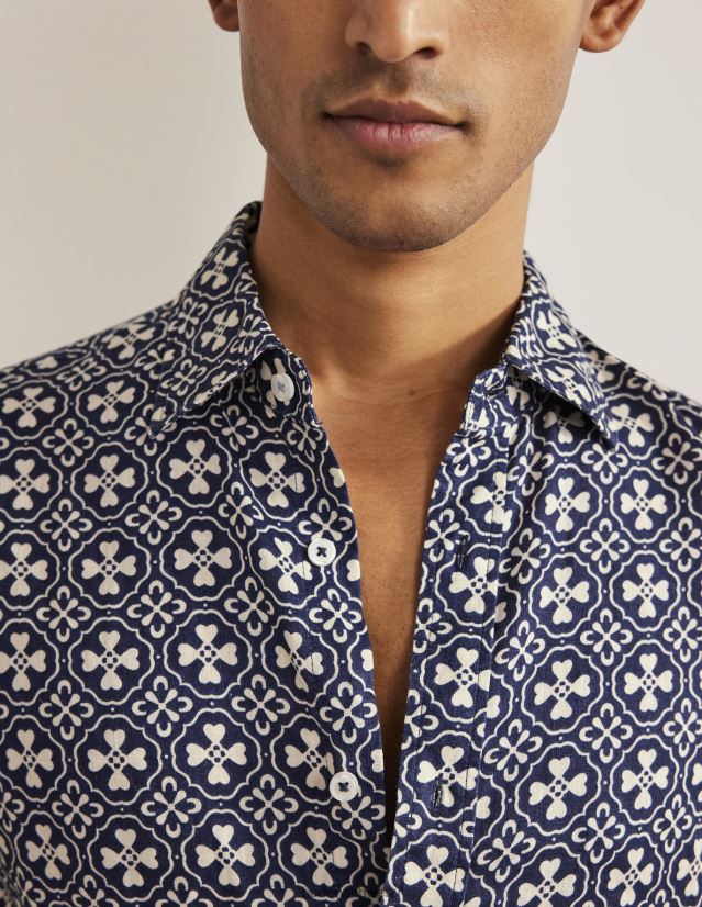 Boden Männer Leinenhemd mit Cutaway-Kragen VH86PT3629 Kleidung französische Marinefliese