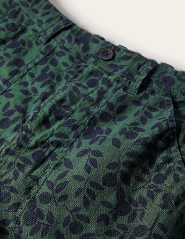 Boden Männer Leichte Shorts aus Leinenmischung VH86PT3576 Kleidung Castleton-Laub